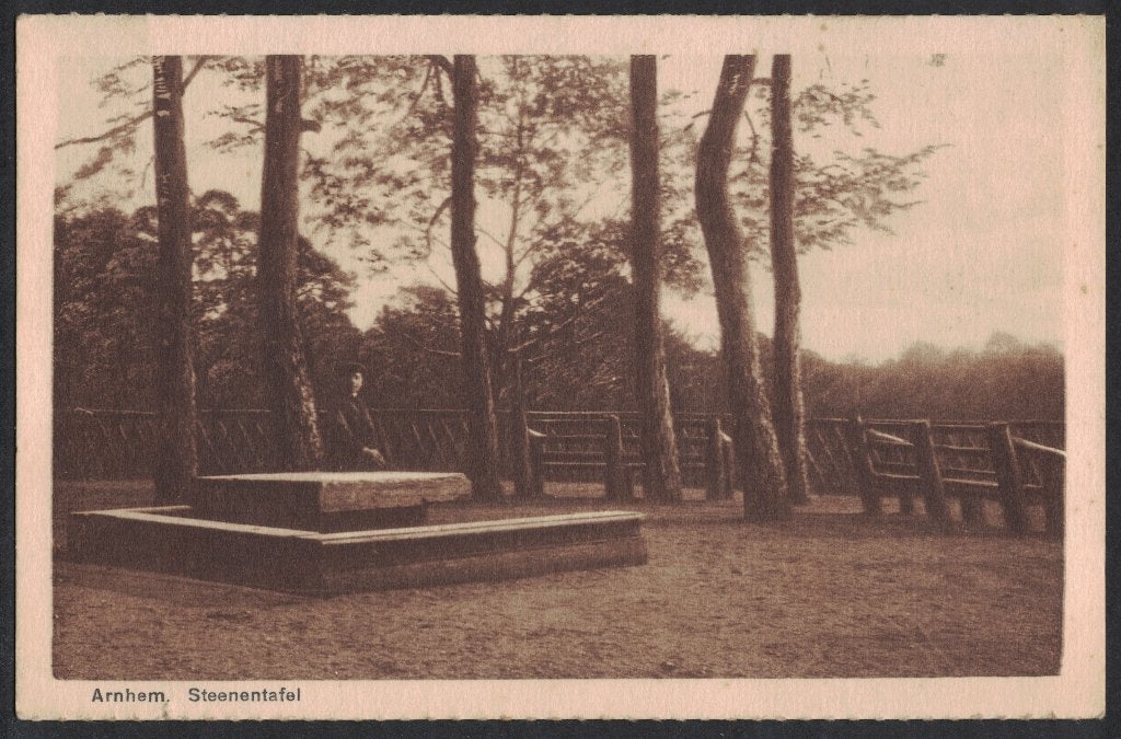 Arnhem, Steenentafel., Verzamelen, Ansichtkaarten | Nederland, Ophalen of Verzenden, 1920 tot 1940, Ongelopen, Gelderland