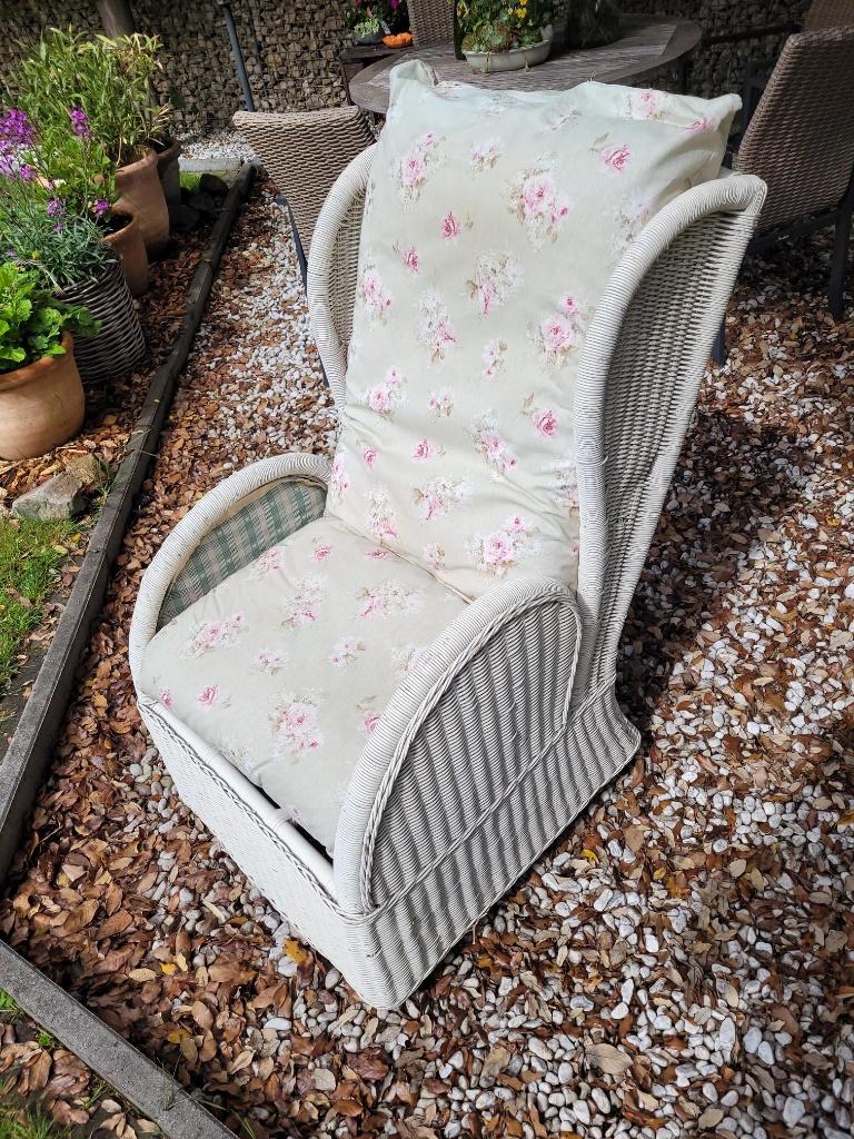 Grote zitstoel mét kussen, Huis en Inrichting, Stoelen, Gebruikt, Eén, Riet of Rotan, Stof, Wit, Ophalen