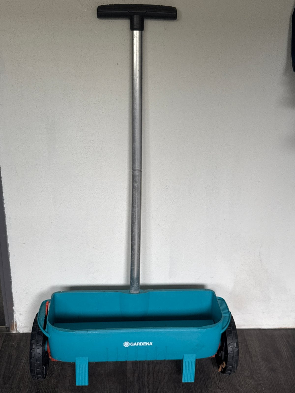 Gardena strooiwagen voor graszaad of mest, Ophalen, Gebruikt