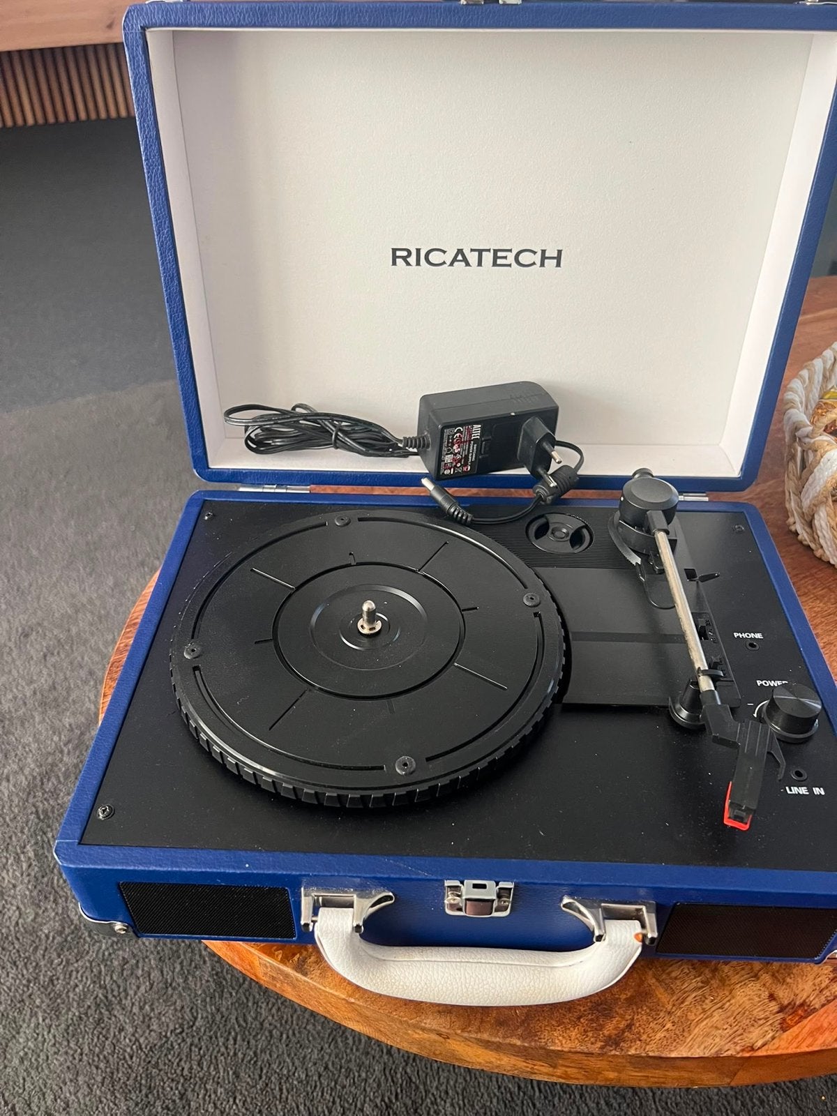 Ricatech Platenspeler Blauw - Draagbaar en Stijlvol, Ophalen of Verzenden, Zo goed als nieuw, Platenspeler, Overige merken