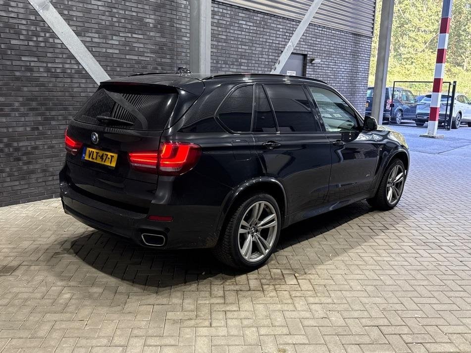 BMW X5 xDrive40d M-Sport | GRIJS KENTEKEN | Panoramadak | Ha, Auto's, Automaat, Gebruikt, Zwart, Bedrijf