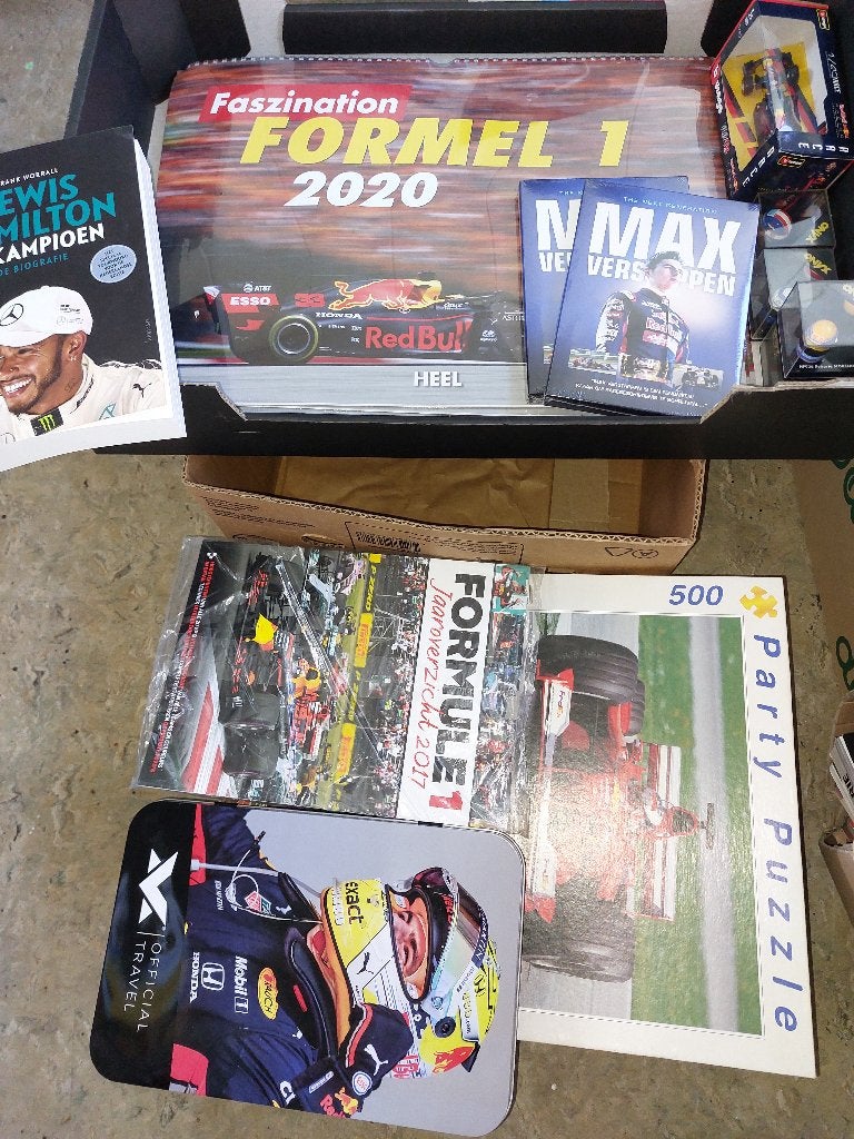 Formule 1 Max Verstappen e.a. boek, helmpjes, dvd, kalenders, Ophalen of Verzenden, Zo goed als nieuw, Formule 1
