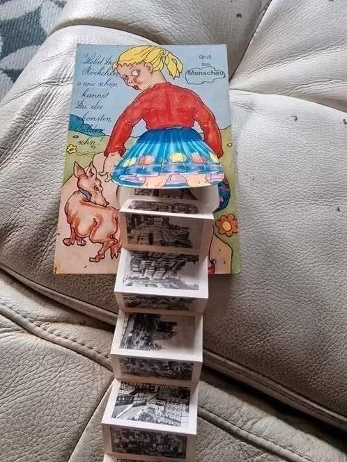 Oude fantasie klepjeskaart met meisje en hond, Ophalen of Verzenden