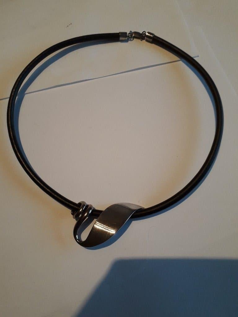 SPANG COLLIER met STERLING ZILVEREN ORNAMENT & ZILVER SLOT, Sieraden, Tassen en Uiterlijk, Ophalen of Verzenden, Zo goed als nieuw