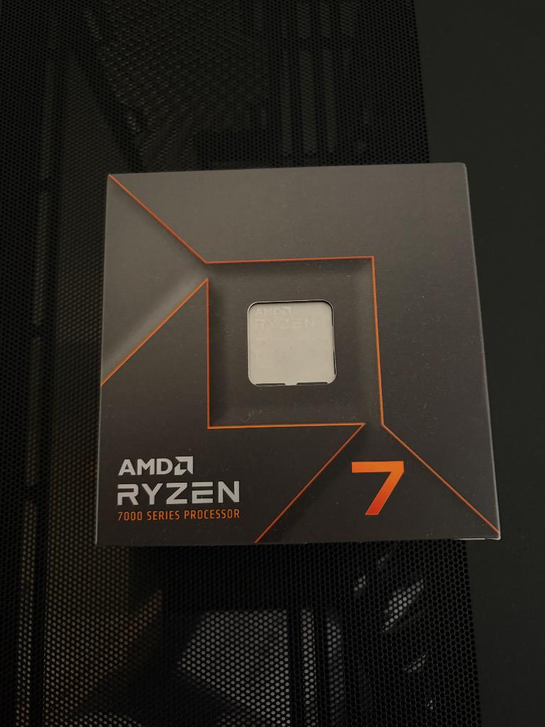 Amd ryzen 7700x nieuw in doos, Computers en Software, Processors, Ophalen of Verzenden, Nieuw, AMD Ryzen 7, 3 tot 4 Ghz