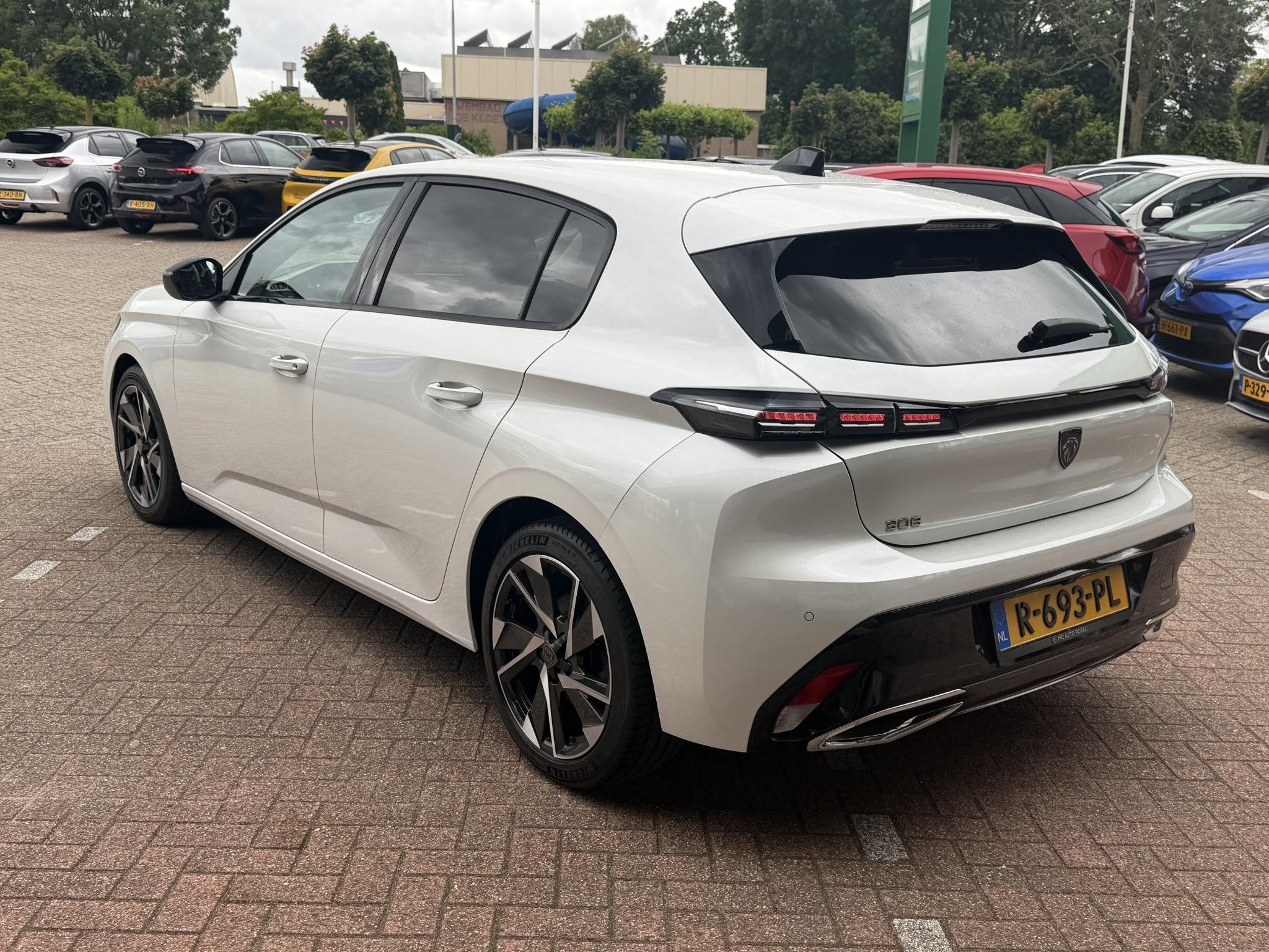 Peugeot 308 1.2 PureTech Allure Pack Business AUTOMAAT| MULT, 1263 kg, Automatische klimaatregeling, Gebruikt, 1199 cc