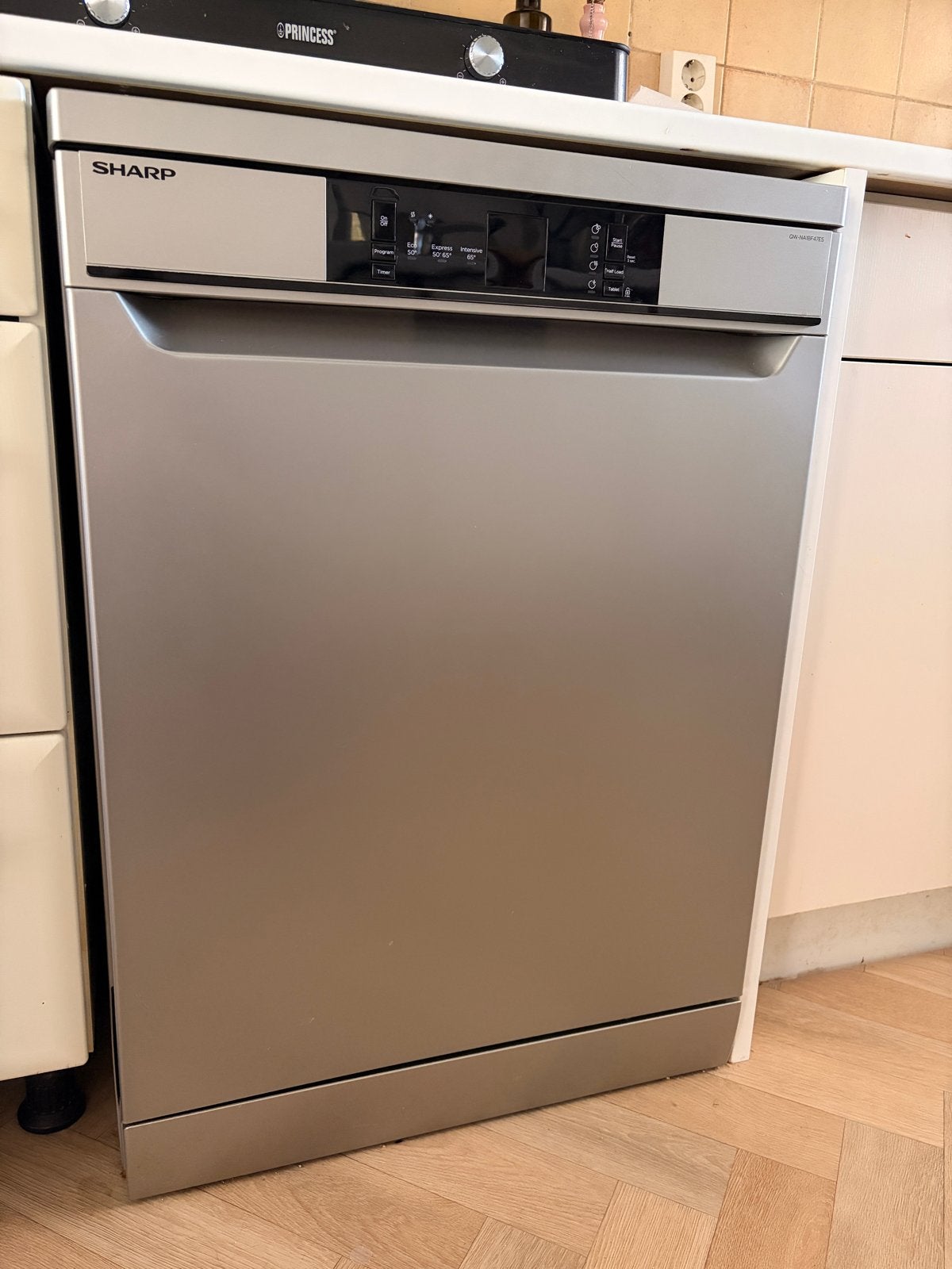 Sharp QW-NA1BF47ES Vrijstaande Vaatwasser, Witgoed en Apparatuur, Vaatwasmachines, Ophalen, Eco programma, Minder dan 10 liter