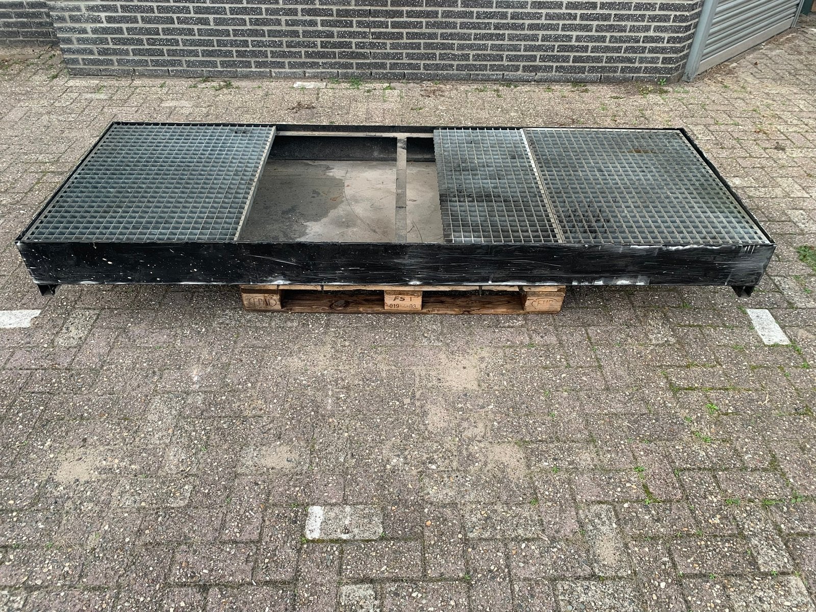 Grote stalen lekbak voor olie en andere vloeistoffen, Nieuw