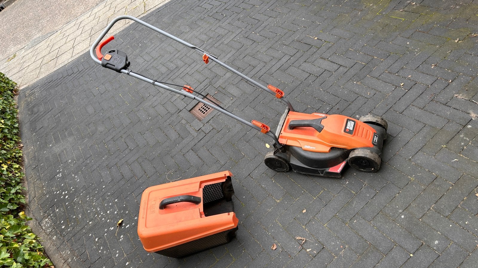 Black & Decker EdgeMax E-Drive 1200W elektrische grasmaaier, Ophalen, Cirkelmaaier, Gebruikt, Elektrische grasmaaier