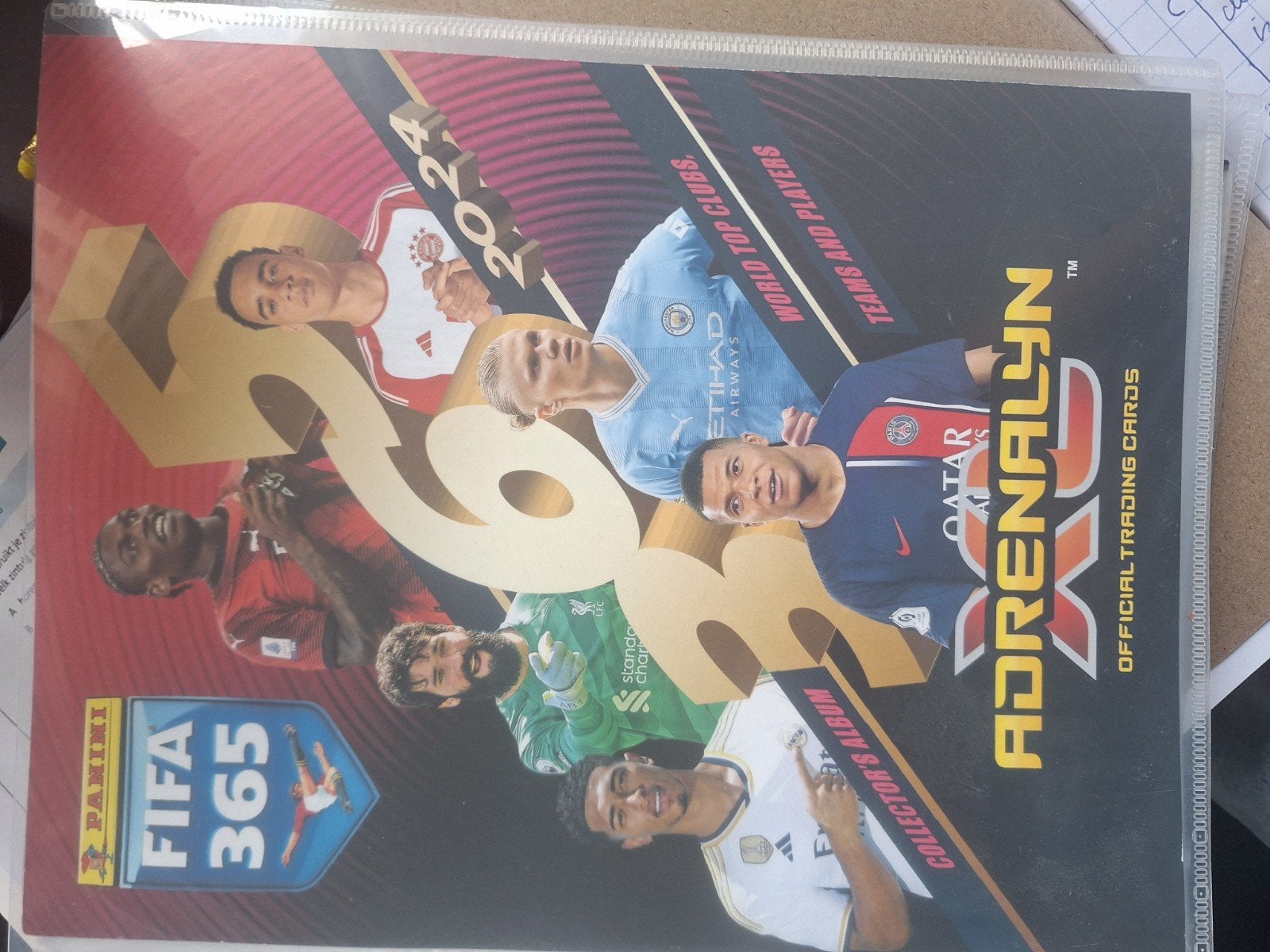 adrenalyn panini fifa 365 voetbalkaartjes + boek, Ophalen of Verzenden, Zo goed als nieuw