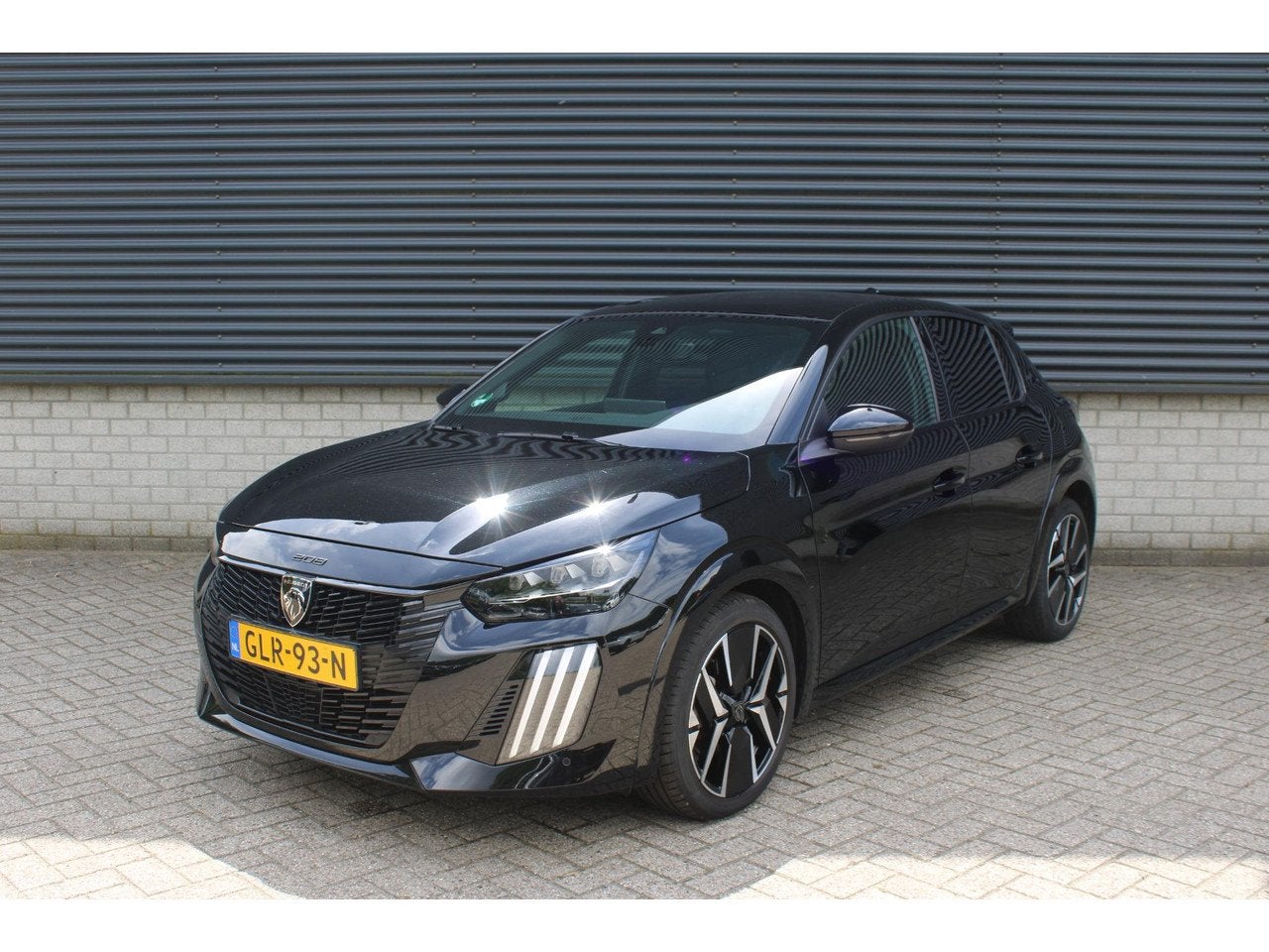 Peugeot 208 1.2 Hybrid 100 e-DCS6 GT I Panorama Dak I Naviga, Auto's, Automaat, 101 pk, Gebruikt, 1199 cc
