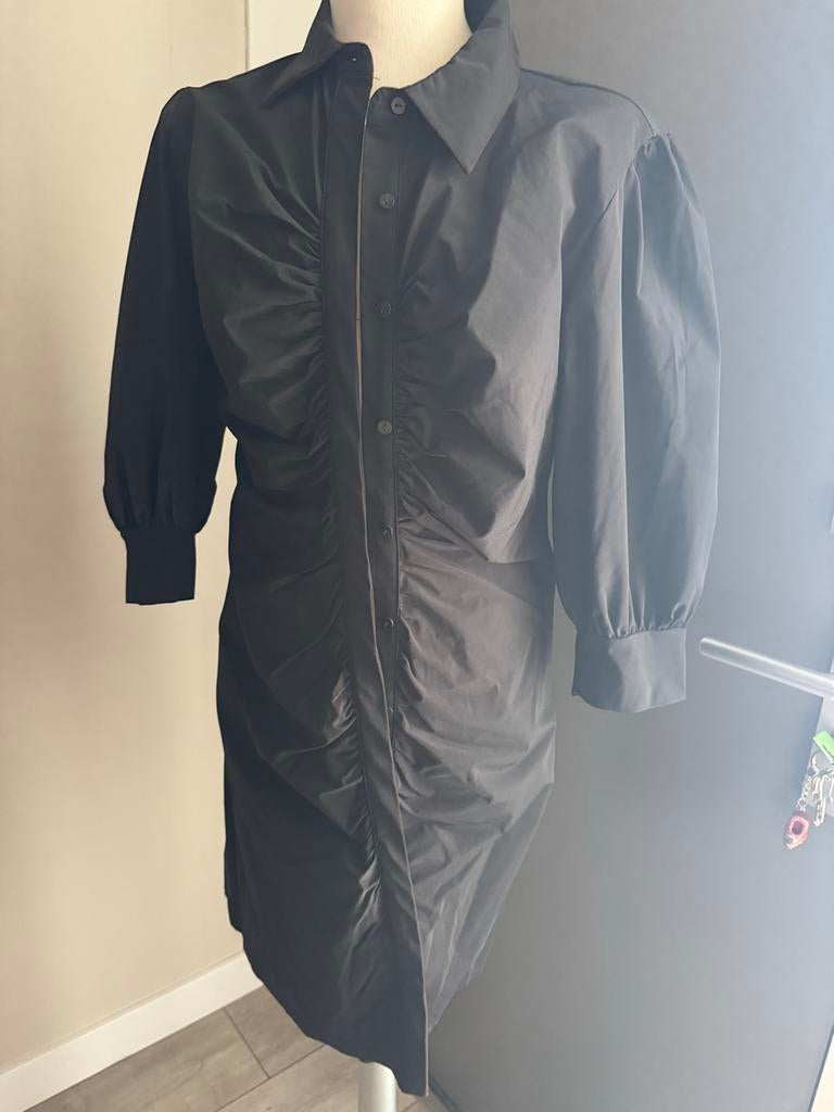 Nieuwe zwarte jurk maat L van MNG, Kleding | Dames, Ophalen of Verzenden, Nieuw, Maat 42/44 (L), Zwart