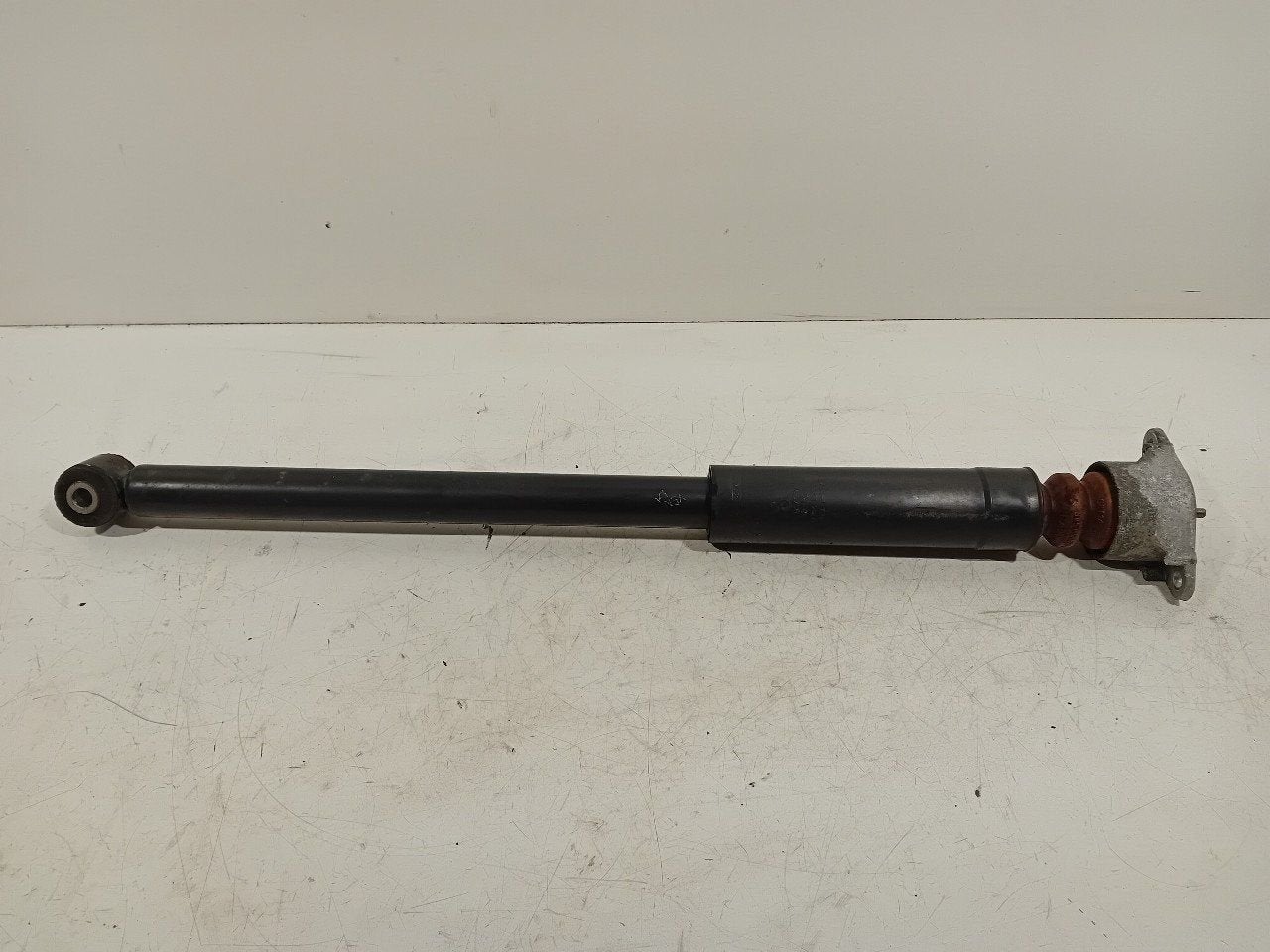 Schokbreker links achter Ford Fiesta, Onderdelen@venauto.nl, Van der Ven Autorecycling B.V., Gebruikt, Ettenseweg 76, 4706 PB Roosendaal, The Netherlands