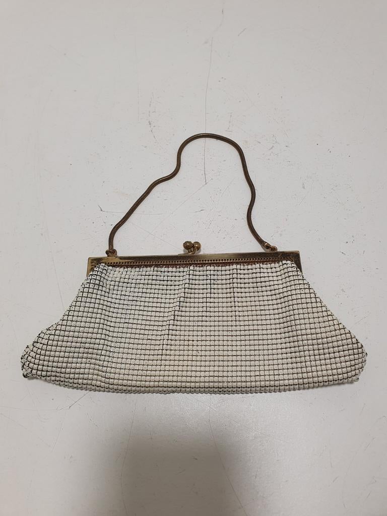 Vintage tasje met witte 'steentjes'., Ophalen of Verzenden, Dames, Whiting and Davis / Glomesh