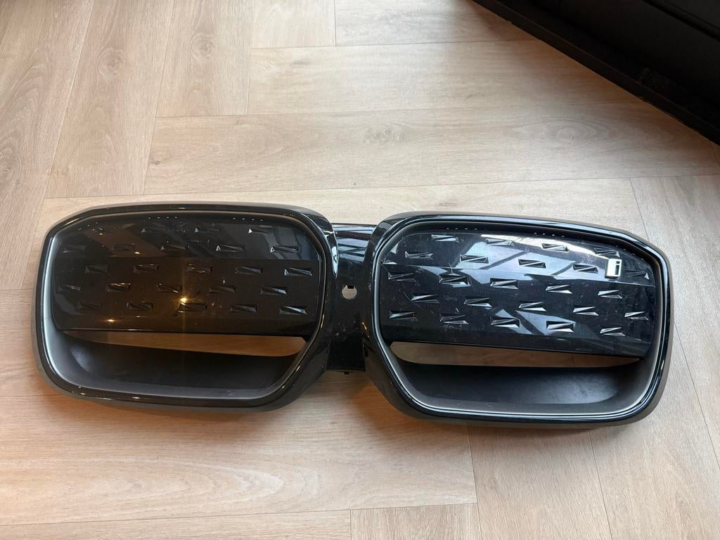 BMW IX3 Inlaat Bumper Grille Zwart (Frozen Grey), Ophalen, Gebruikt, Voor, Bumper