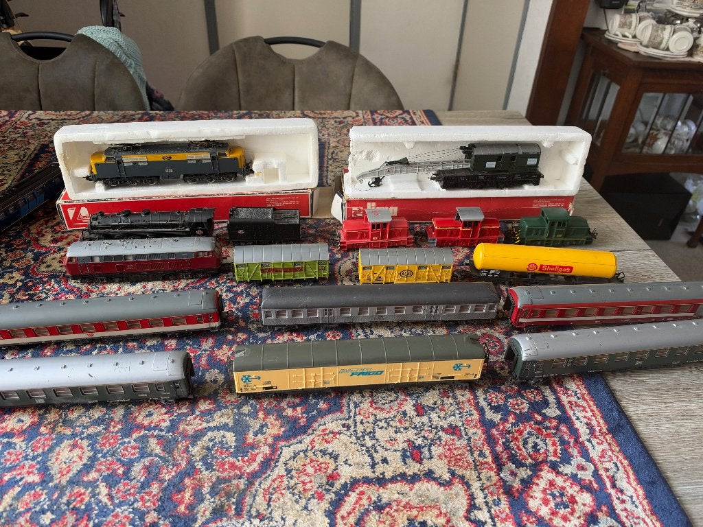Lima. 3 Locomotieven 1 met Tender plus 1 Kraanwagen., Gebruikt, Analoog, Ophalen of Verzenden, Lima