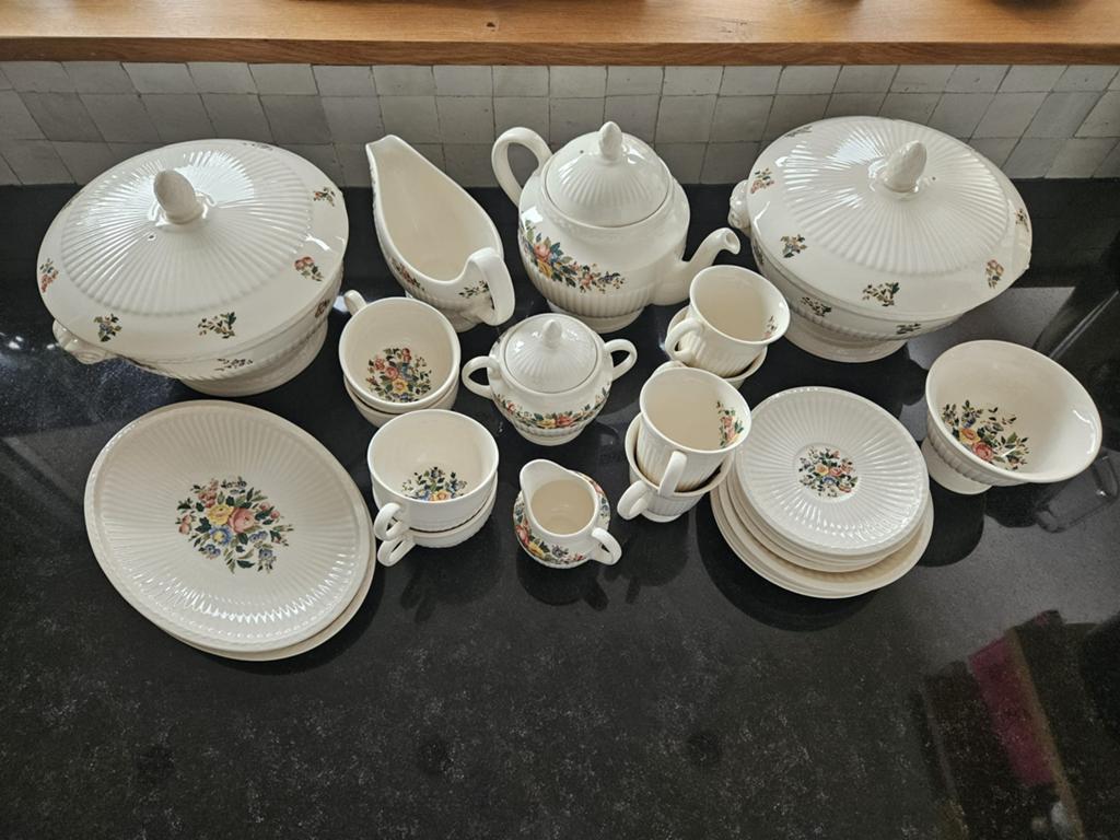 Wedgwood Conway servies divers, Huis en Inrichting, Keuken | Servies, Ophalen, Overige typen, Zo goed als nieuw, Wedgwood