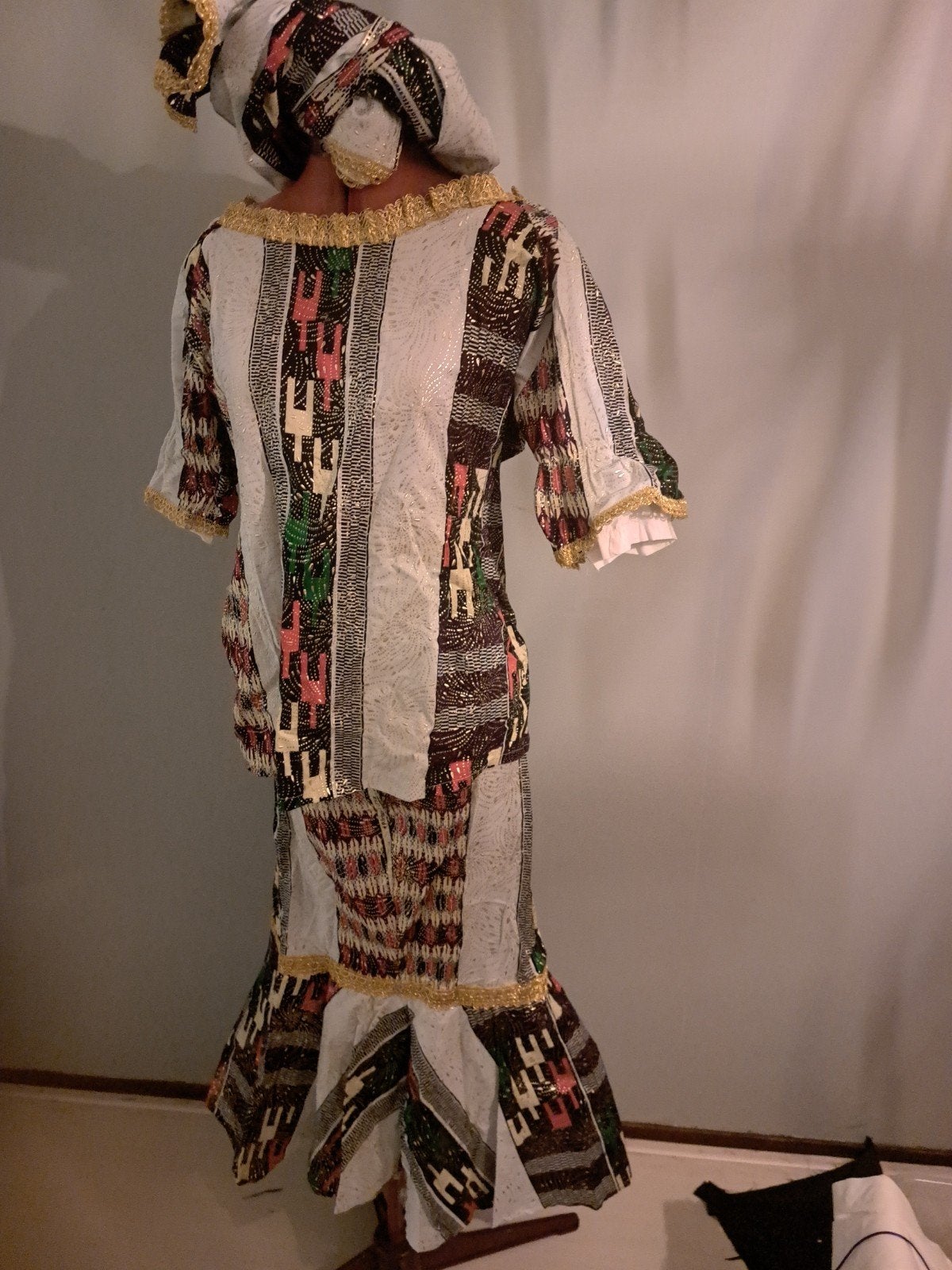 Traditionele Afrikaanse jurk met hoofddoek, Maat 38/40 (M), Meerkleurig, Ophalen of Verzenden, Onder de knie