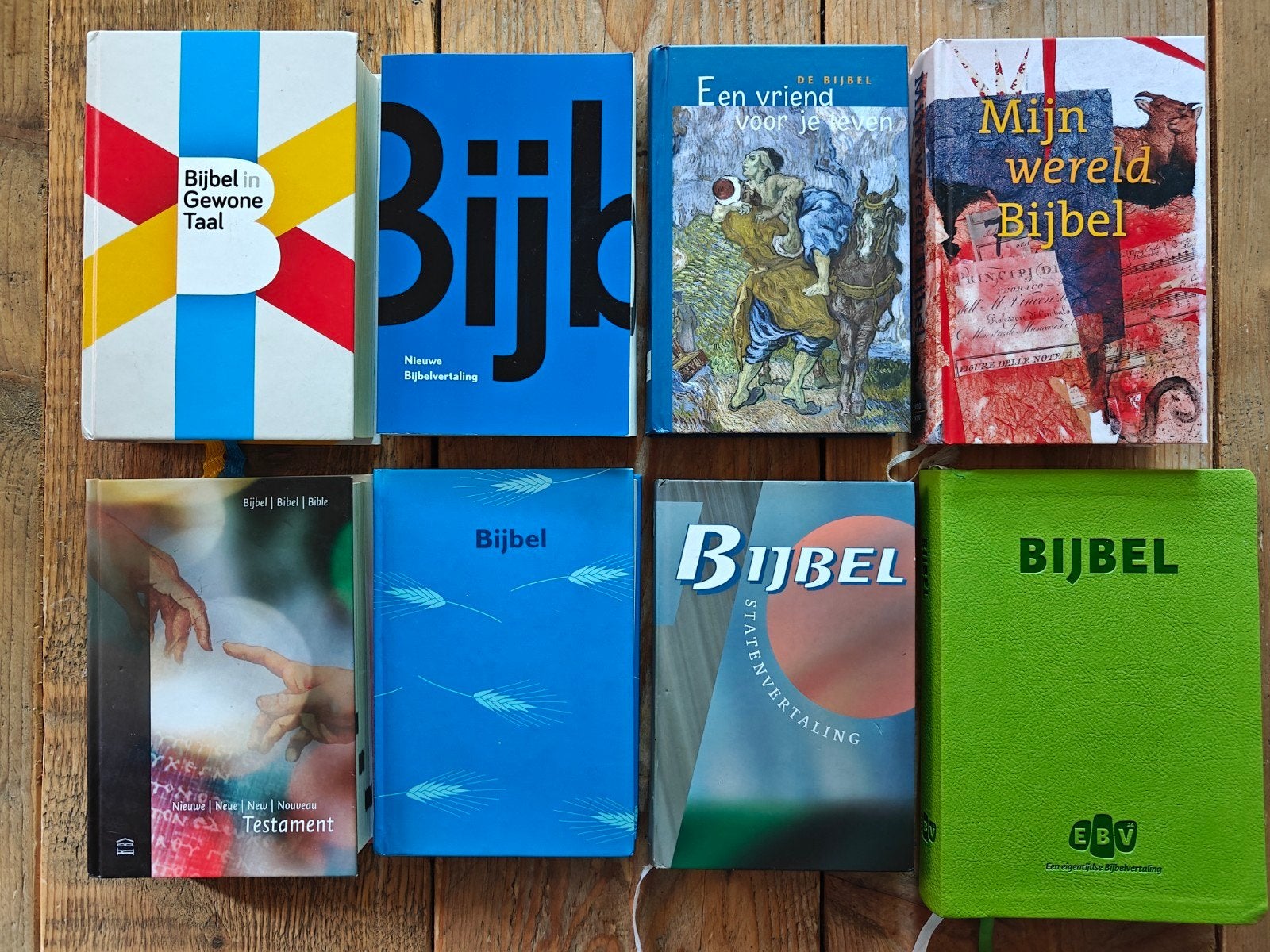 8 Verschillende Bijbels.