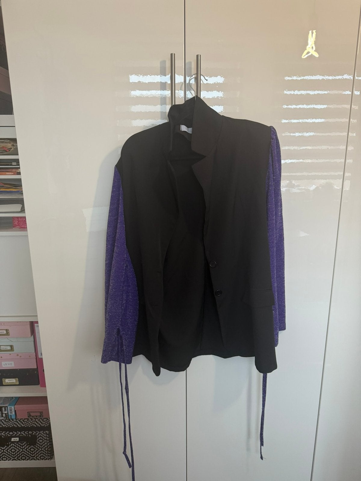 Blazer met paarse glitter mouw, Kleding | Dames, Ophalen of Verzenden, Zo goed als nieuw, Maat 38/40 (M), Paars