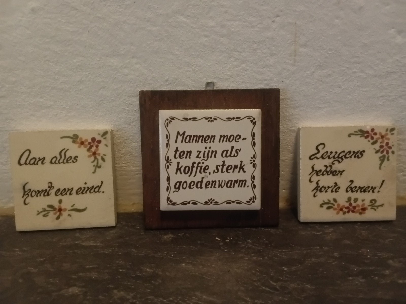 Kleine Tekst tegeltjes 5 x 5 cm zie fotos, Tekstbord, Ophalen of Verzenden, Steen/keramiek
