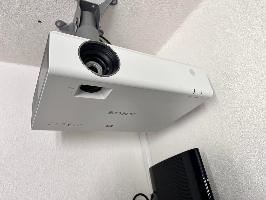Sony VPL-EW235 beamer / projector, Audio, Tv en Foto, Beamers, Ophalen of Verzenden, Zo goed als nieuw