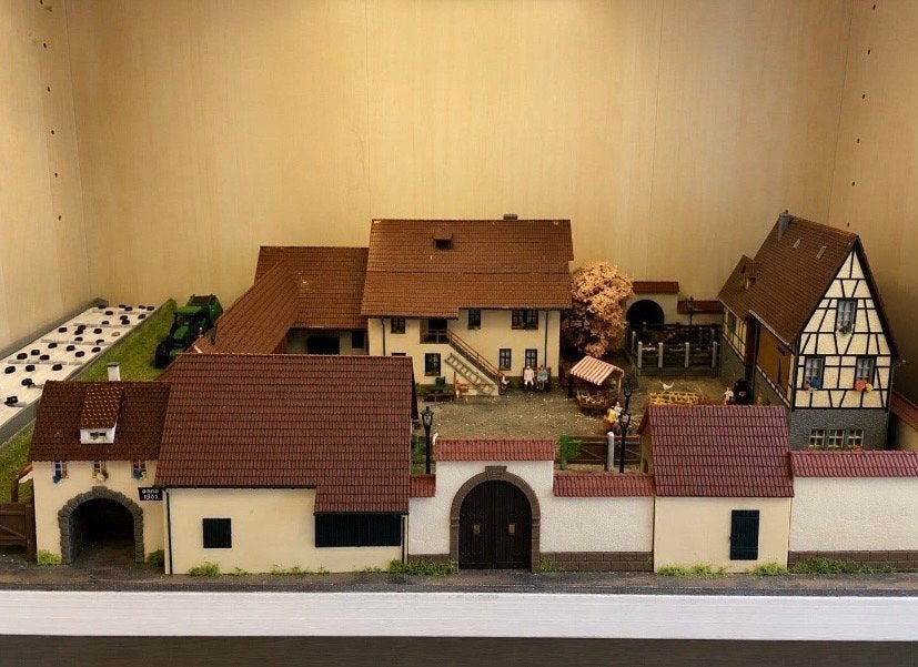 Faller Exclusief Oostenrijks Model 1995 "Wiener Heuriger", Overige merken, 1:32 tot 1:50, Overige typen, Ophalen of Verzenden
