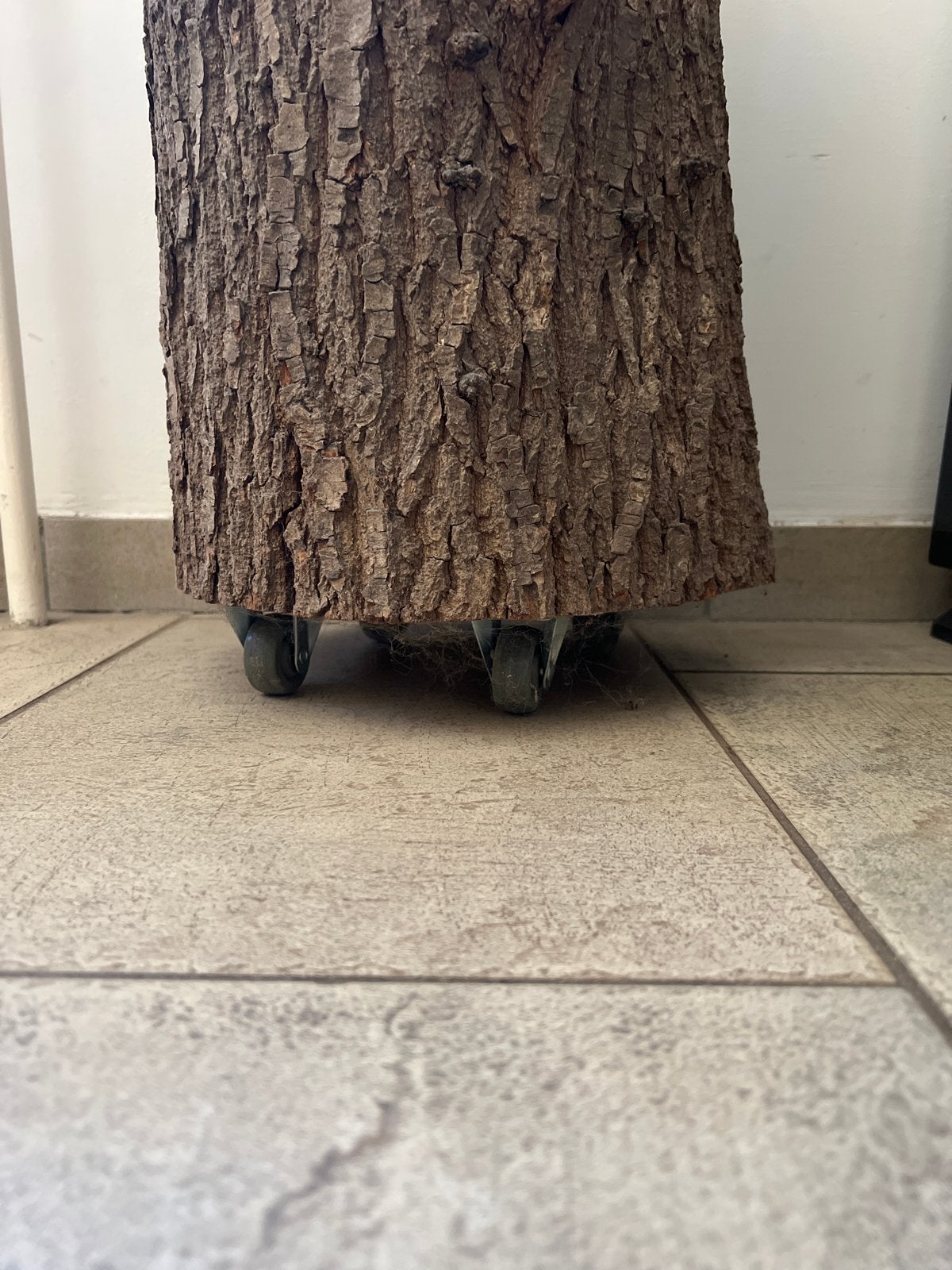 Decoratieve Houten Boomstam op Wieltjes - Uniek Bijzettafelt, Ophalen, Hout, Gebruikt, Landelijk