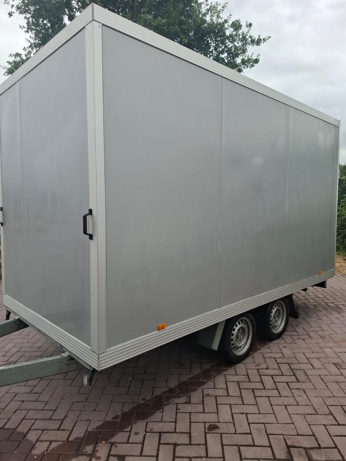 Gesloten geïsoleerde aanhanger in zeer goede staat, Auto diversen, Ophalen, Zo goed als nieuw