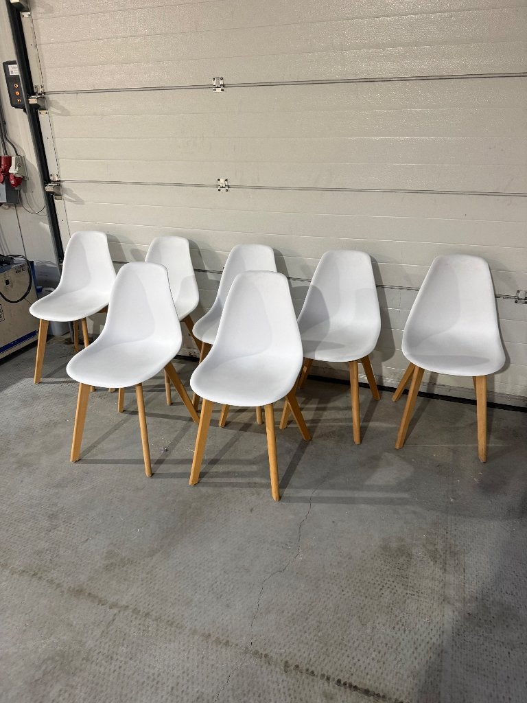 Stoelen | 7st | Eetkamerstoelen | Wit met houten poten, Huis en Inrichting, Stoelen, Wit, Zo goed als nieuw, Vijf, Zes of meer stoelen