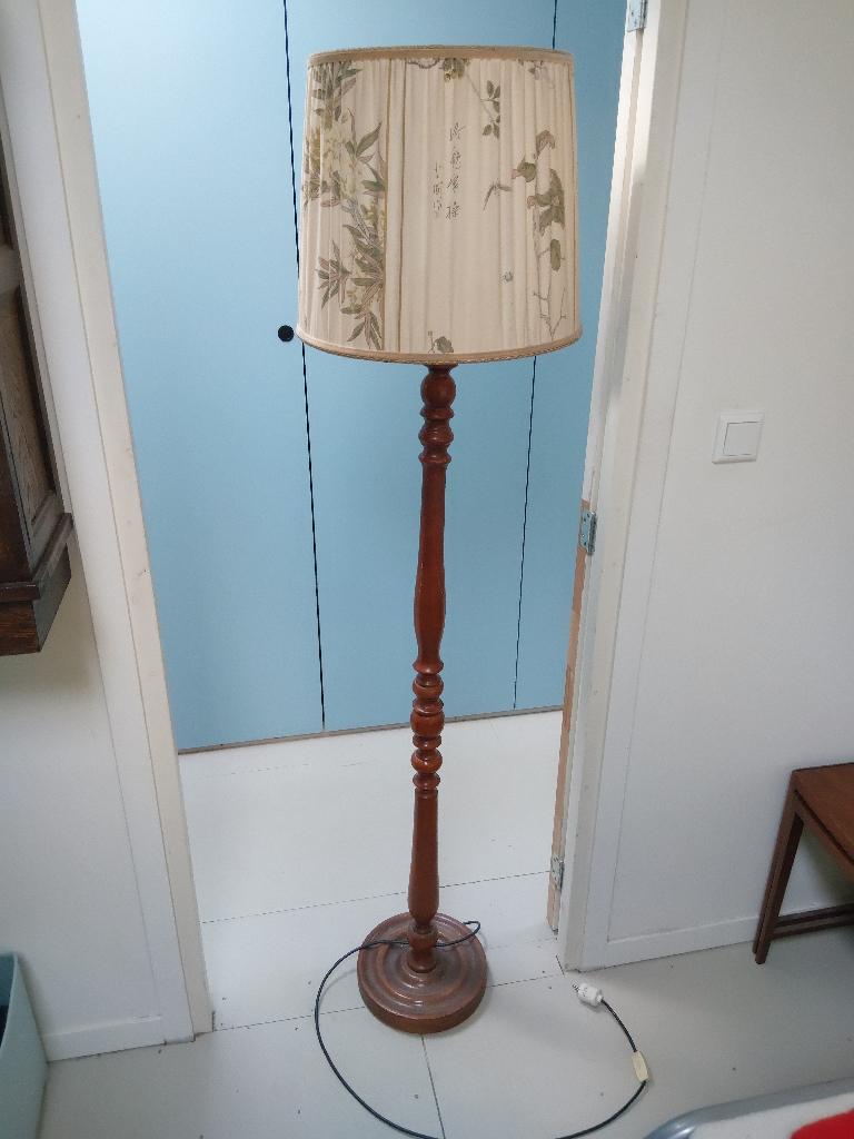 Staande lamp retro, Huis en Inrichting, Ophalen, Gebruikt, Hout, 150 tot 200 cm