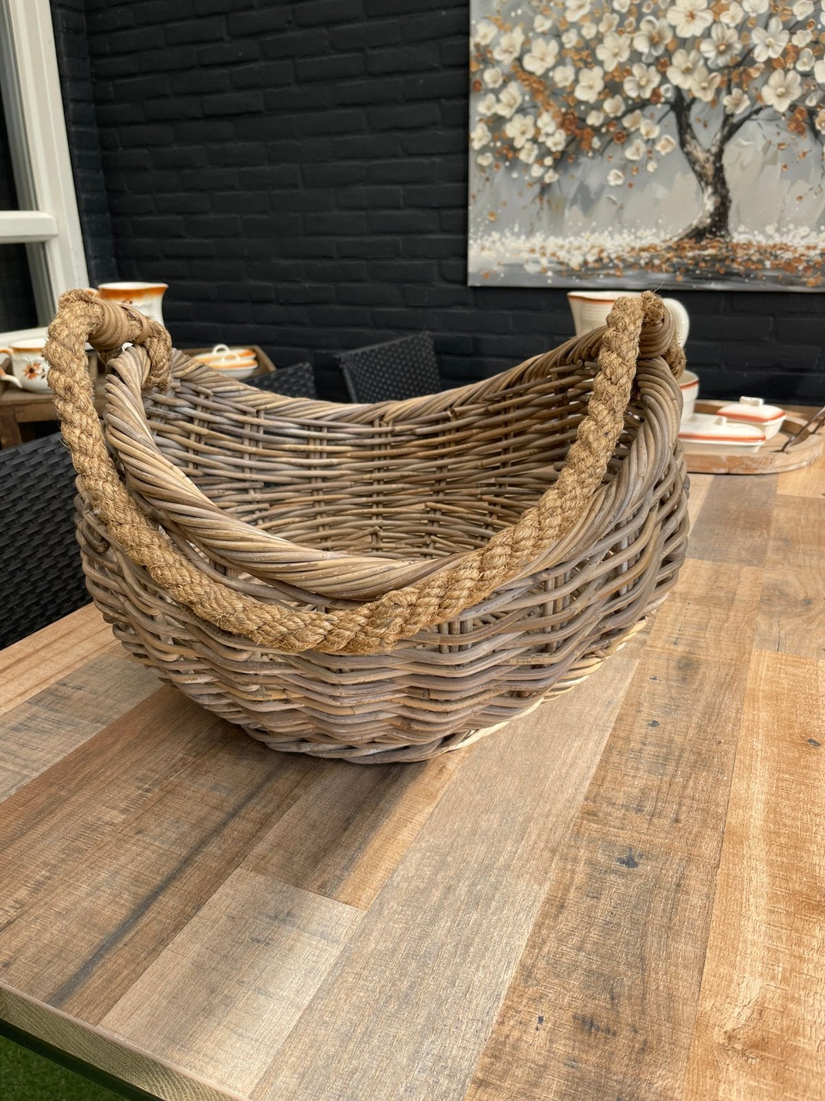 Grote mand voor eventueel kleden of tijdschriften, Huis en Inrichting, Woonaccessoires | Schalen en Manden, Ophalen, Zo goed als nieuw