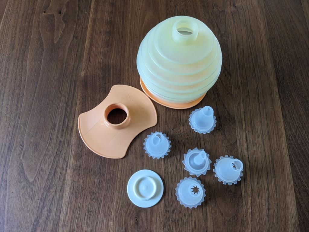 Tupperware Flotte Biene garneerspuit, Huis en Inrichting, Keuken | Tupperware, Gebruikt, Overige typen, Crème, Oranje, Ophalen of Verzenden