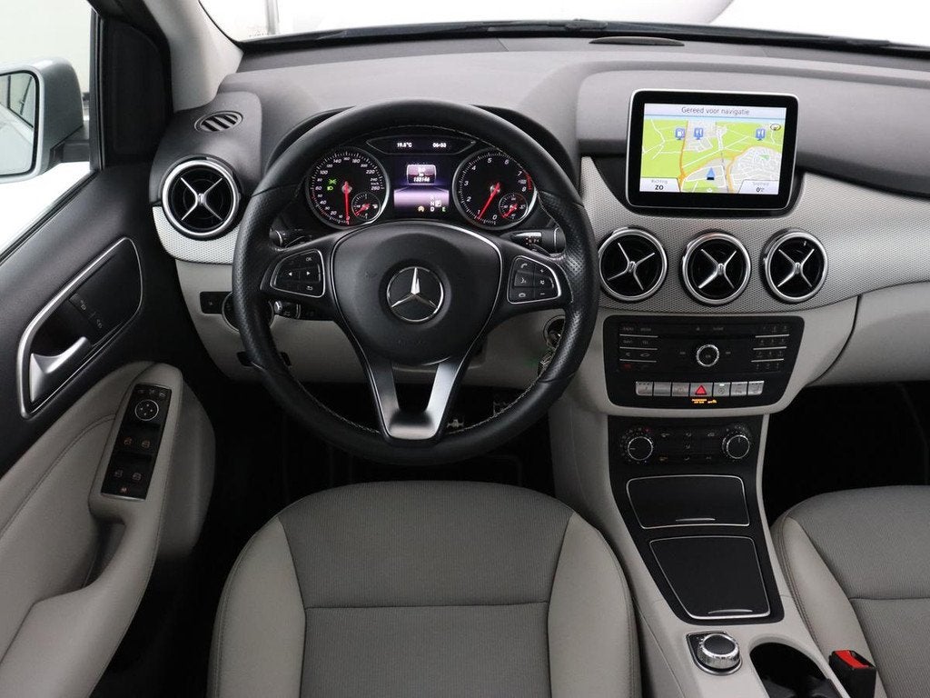 Mercedes-Benz B-klasse 200 Urban | Adaptive cruise | Stoelve, Auto's, 1325 kg, Gebruikt, Euro 6, 1595 cc