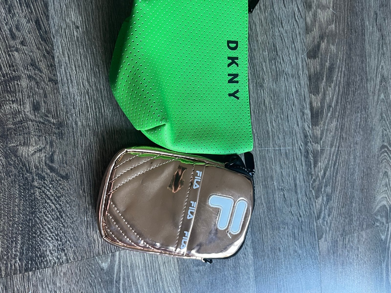 Diverse tasjes: DKNY, Fila, Frozen en meer, Ophalen of Verzenden, Gebruikt, Overige kleuren, Overige typen