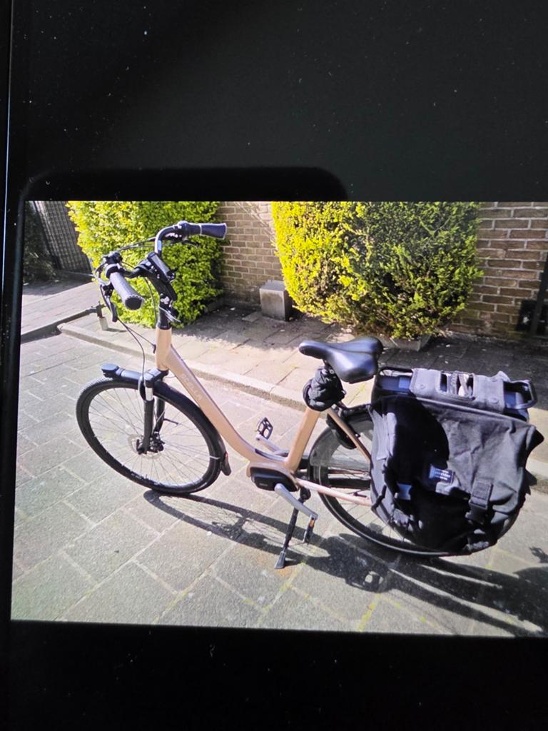 Zo goed als nieuwe elektrische fiets met fietstassen, Gebruikt, 51 tot 55 cm, 50 km per accu of meer, Ophalen