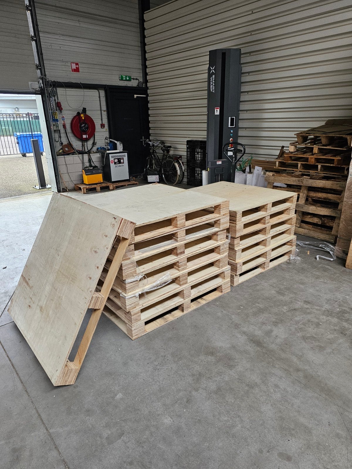 pallets afm 110 x 110 x 15 cm, dichte dikke plaat, Ophalen, Minder dan 25 mm, Zo goed als nieuw, Pallet