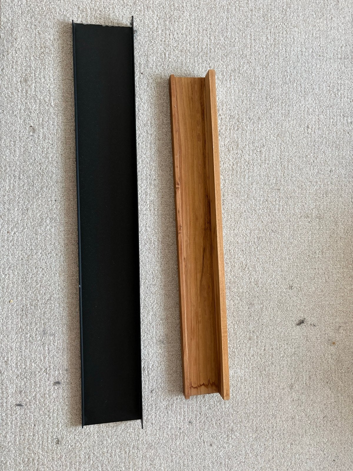 Blinde wandplanken: hout en zwart staal (per stuk), Ophalen of Verzenden, Gebruikt