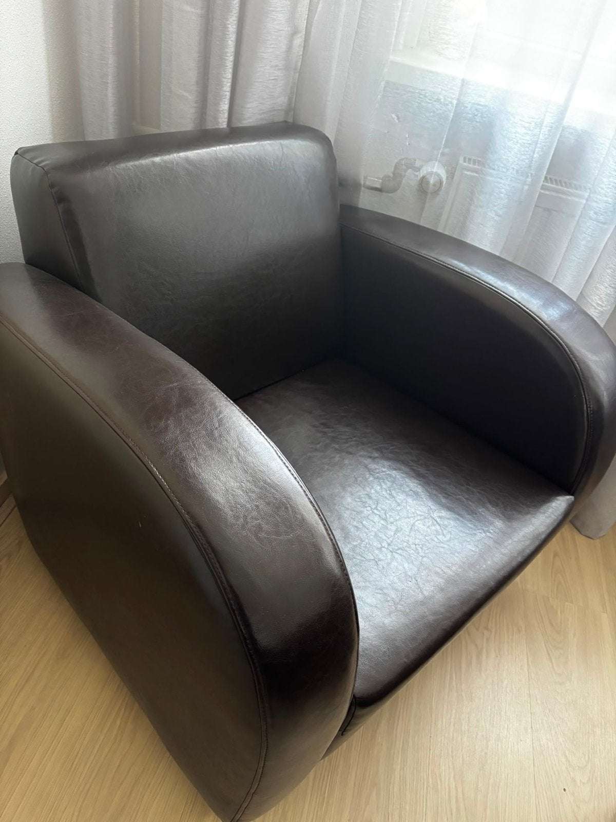 Gratis Comfortabele Relax Stoel - Donkerbruin Kunstleer, Ophalen, Gebruikt, Leer, 75 tot 100 cm