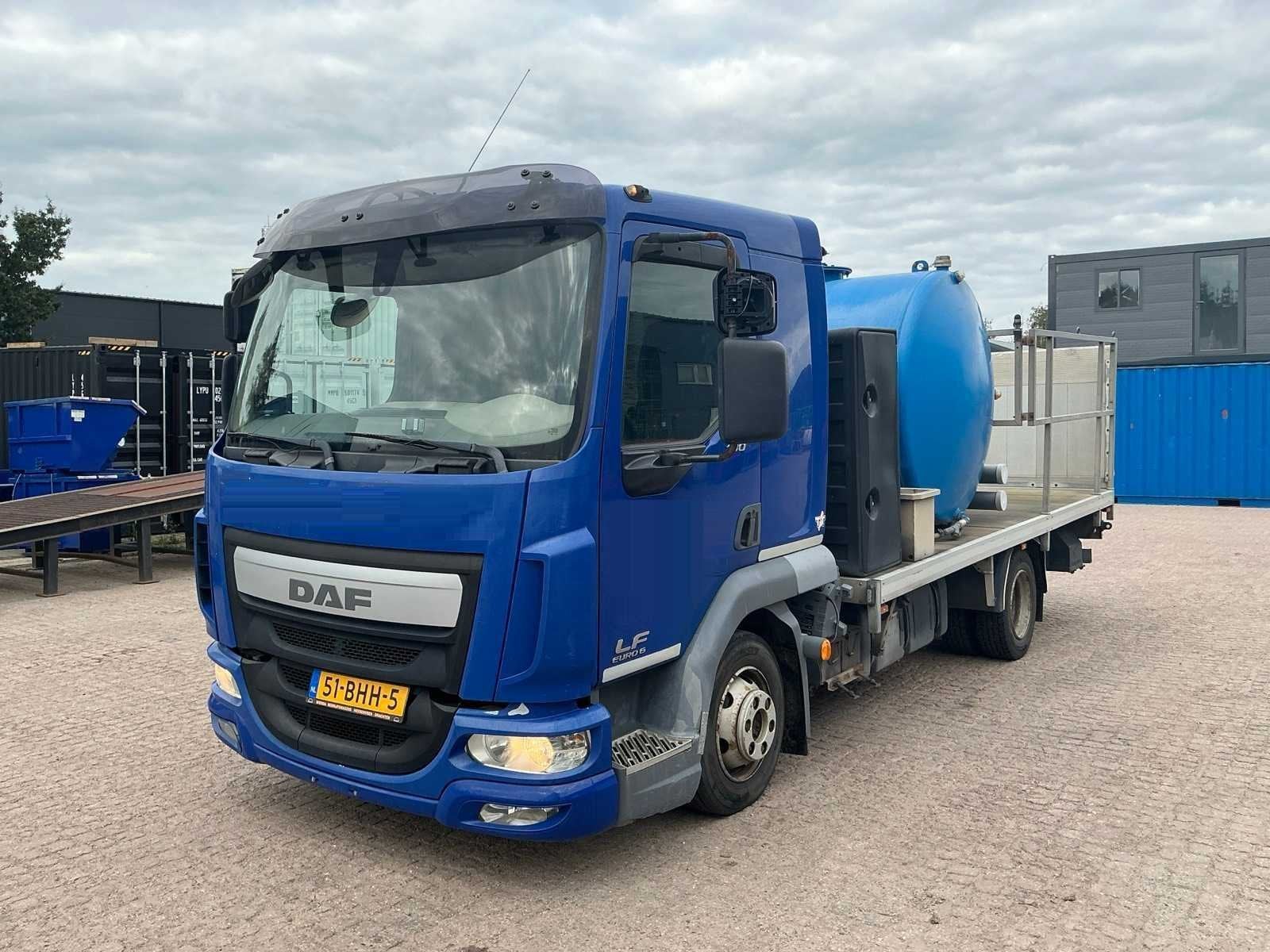 2016 DAF LF 180 Vrachtwagen met laadlift, Auto's, Euro 6, Overige brandstoffen, Origineel Nederlands, Bedrijf
