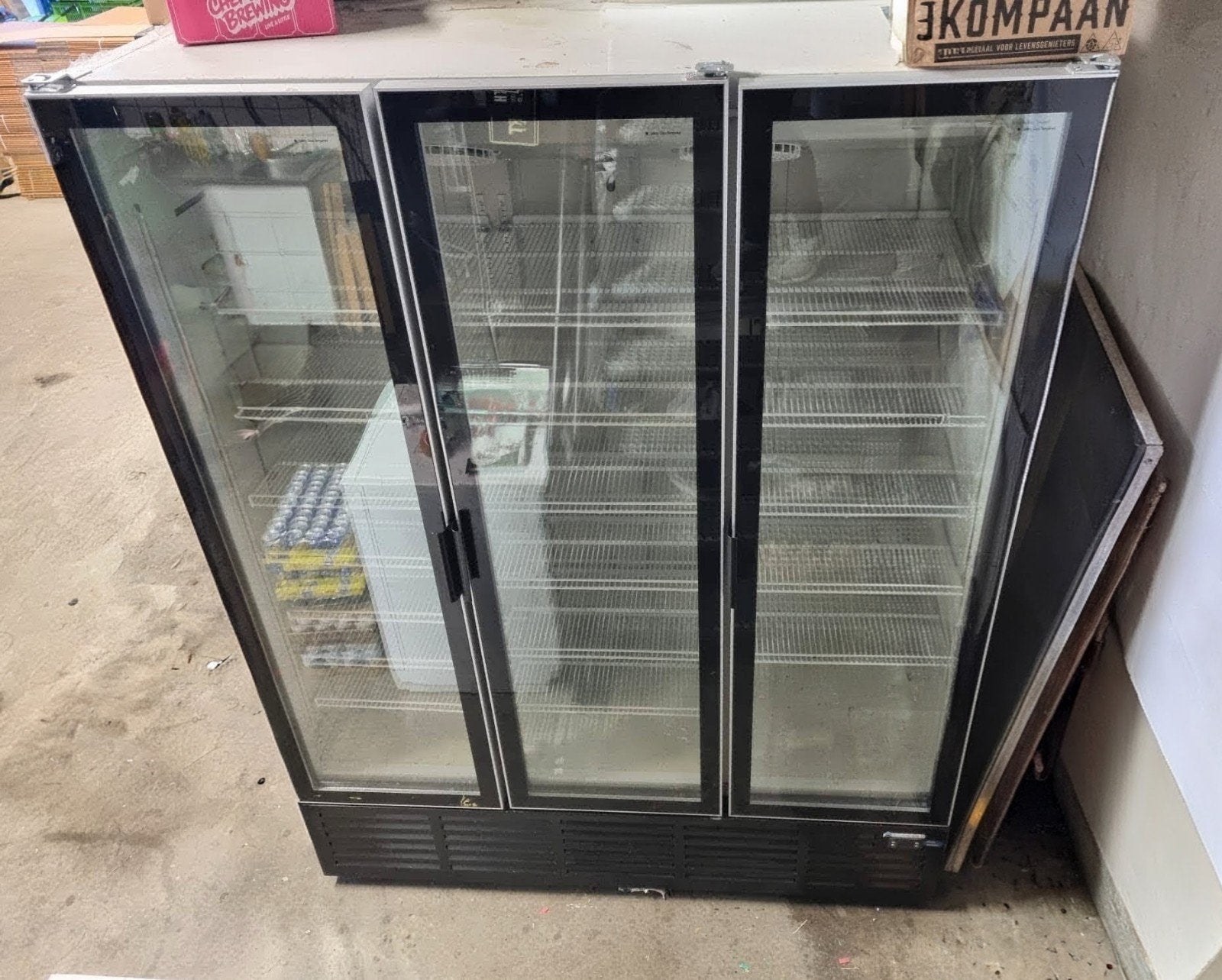 Horeca Drankenkoeling - 3 Glasdeuren - i.z.g.st, Witgoed en Apparatuur, Koelkasten en IJskasten, Ophalen, Zo goed als nieuw, Zonder vriesvak