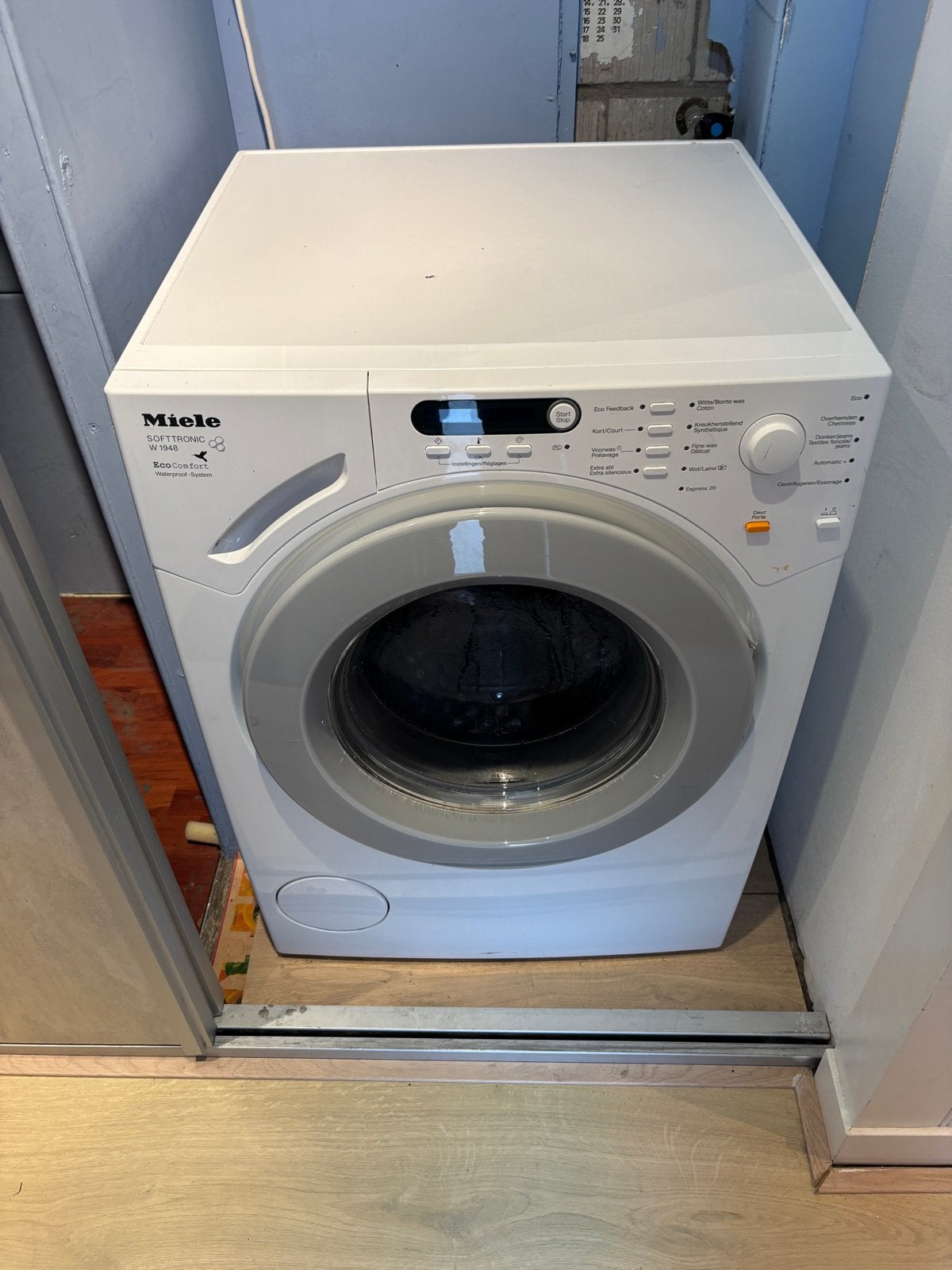 Miele Softtronic W1946 Wasmachine - 1600 toeren, Ophalen, 6 tot 8 kg, Gebruikt, 1600 toeren of meer
