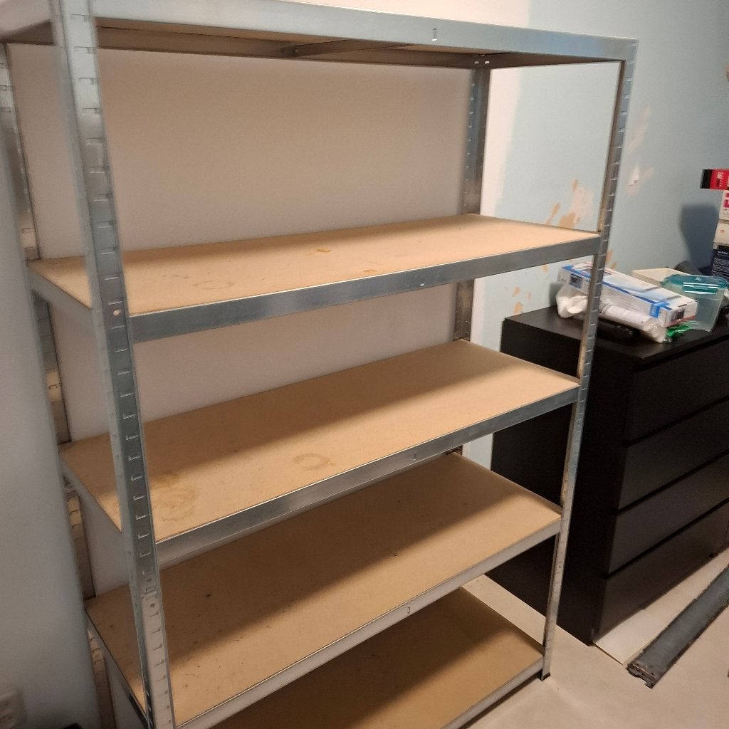 1 stalen opbergkast  ong.1.80 h en 3 houten opbergkasten 2 m, Ophalen, Gebruikt