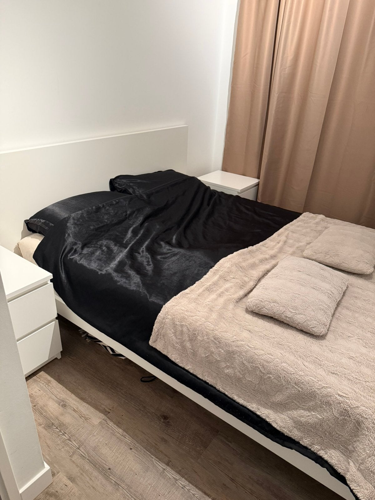 Wit bed met lattenbodems en matras, Ophalen, Gebruikt, Wit, Tweepersoons