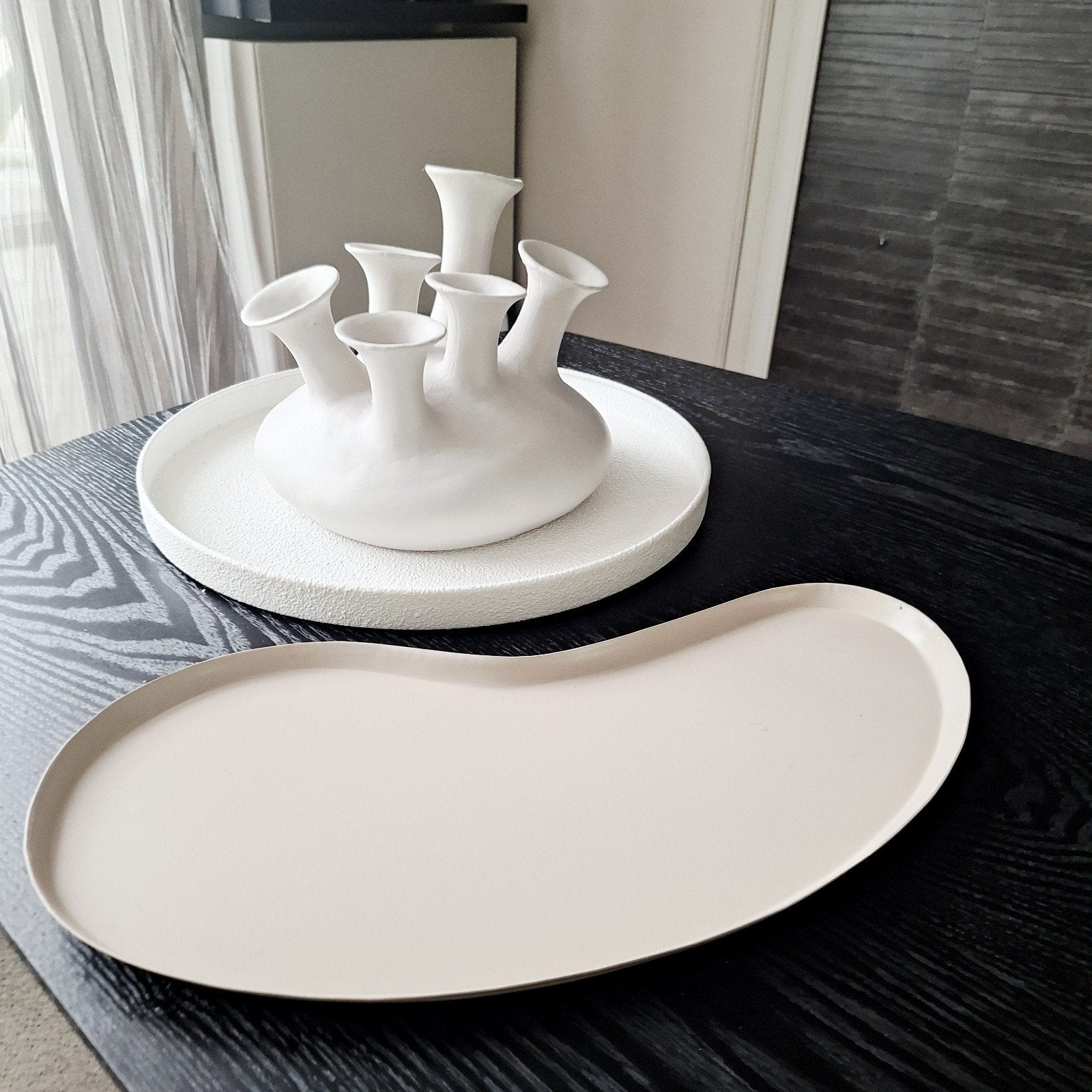Beige metalen Organische kidney tray dienblad, Huis en Inrichting, Woonaccessoires | Dienbladen, Ophalen, Rond, Nieuw, X