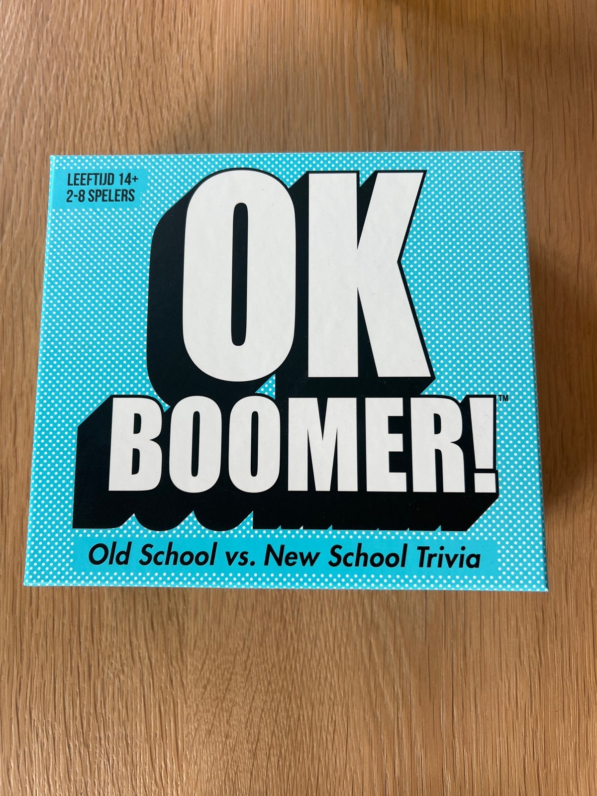 OK Boomer! Old School vs. New School Trivia Bordspel, Drie of vier spelers, Ophalen of Verzenden, Zo goed als nieuw