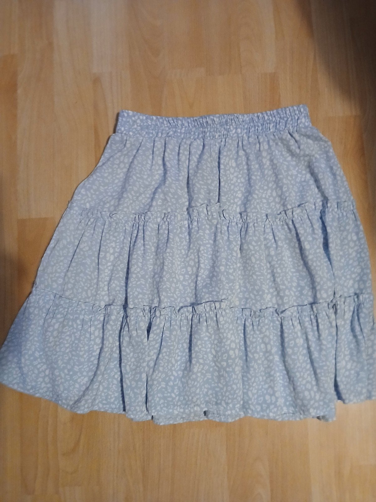 Een leuke lichtblauw gebloemde rok van Shein in maat M, Blauw, Zo goed als nieuw, Onder de knie, Shein