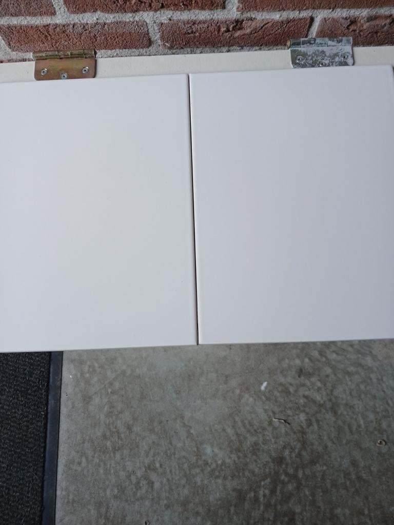 Bijna 4,5m2 mat witte wandtegels 25x33, Doe-het-zelf en Verbouw, Tegels, Ophalen of Verzenden