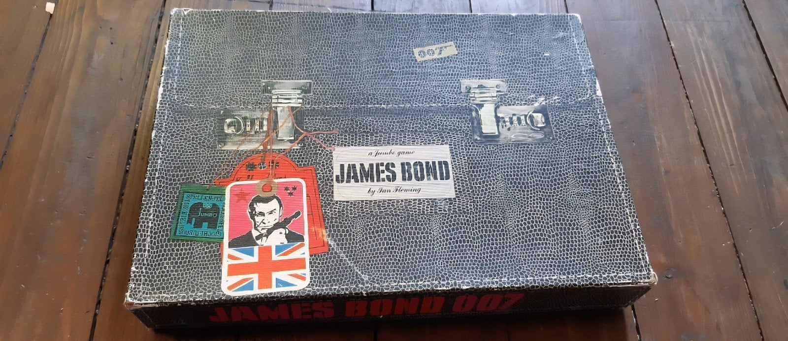 Vintage James Bond 007 Bordspel - Compleet, Vijf spelers of meer, Ophalen of Verzenden, Gebruikt, Waddingtons