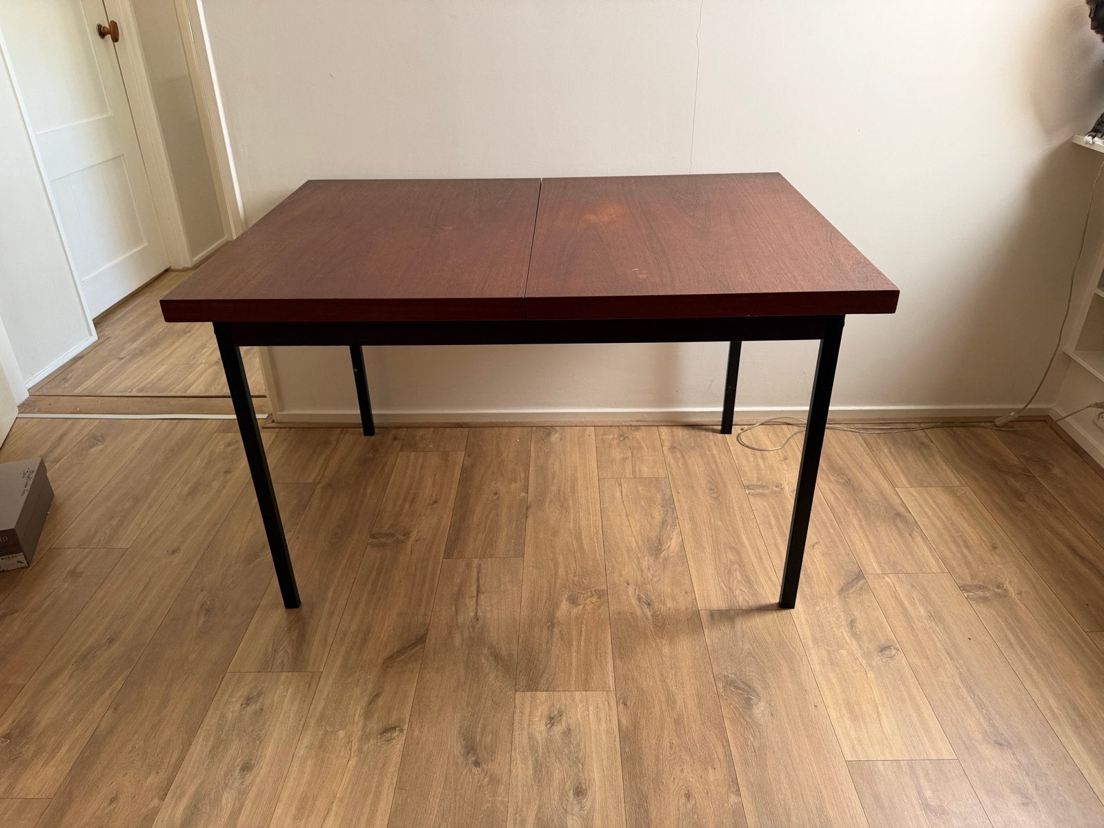 Danish Design tafel/bureau jaren '70, uitschuifbaar, Huis en Inrichting, Ophalen, 50 – 75, Gebruikt, 50 tot 100 cm